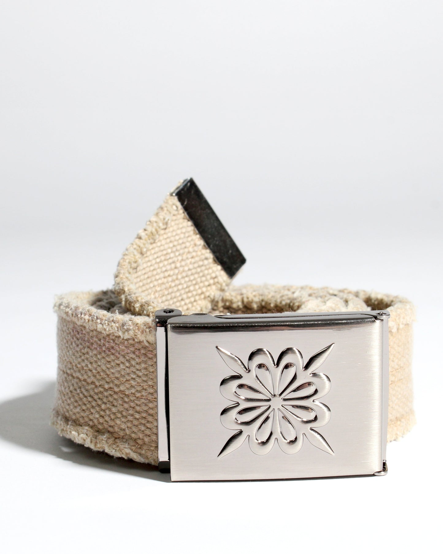 FLORAL CREST BELT